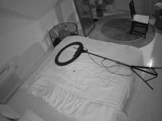 voyeurcam-julmodels-whitebed-4 webcam model