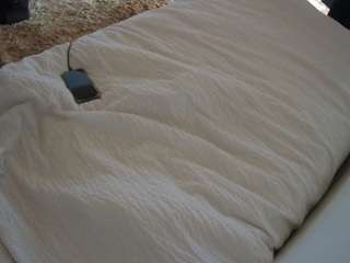 voyeurcam-julmodels-whitebed-4