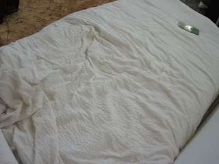 voyeurcam-julmodels-whitebed-4 - Live HD Webcam