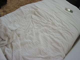 voyeurcam-julmodels-whitebed-4 webcam