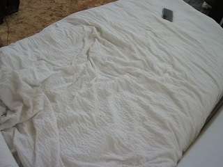 voyeurcam-julmodels-whitebed-4 webcam