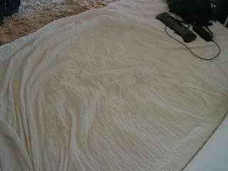 voyeurcam-julmodels-whitebed-4 webcam