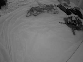 voyeurcam-julmodels-whitebed-4 webcam