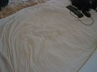 voyeurcam-julmodels-whitebed-4