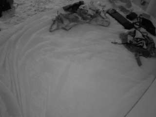 voyeurcam-julmodels-whitebed-4