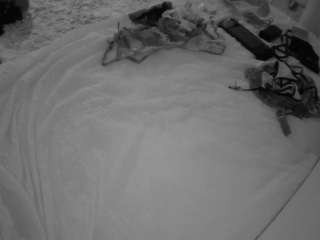 voyeurcam-julmodels-whitebed-4 webcam