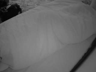 voyeurcam-julmodels-whitebed-4 webcam