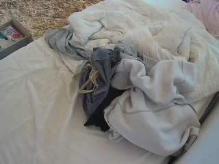 voyeurcam-julmodels-whitebed-4 webcam