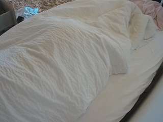 voyeurcam-julmodels-whitebed-4's CamSoda show and profile