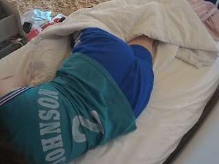 voyeurcam-julmodels-whitebed-4 webcam