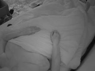 voyeurcam-julmodels-whitebed-4's CamSoda show and profile