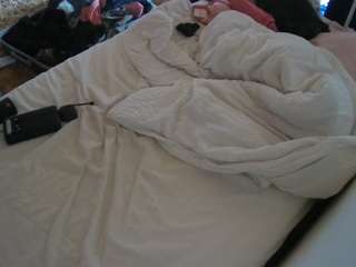 voyeurcam-julmodels-whitebed-4, recent webcam model, live from Camsoda