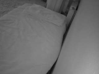 voyeurcam-julmodels-whitebed-4's CamSoda show and profile