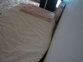 voyeurcam-julmodels-whitebed-4