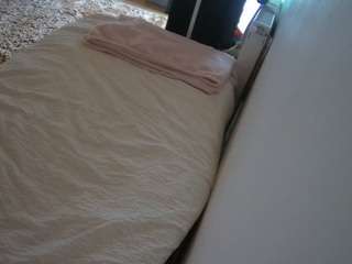 voyeurcam-julmodels-whitebed-4