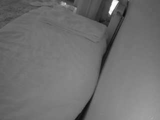 voyeurcam-julmodels-whitebed-4 live cam profile
