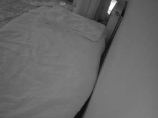 voyeurcam-julmodels-whitebed-4 live cam profile