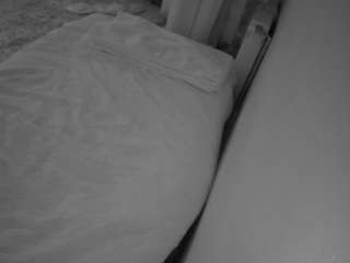 voyeurcam-julmodels-whitebed-4 live cam profile