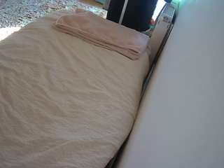 voyeurcam-julmodels-whitebed-4 live cam profile