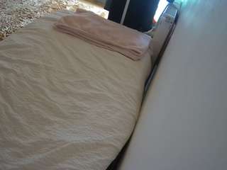 voyeurcam-julmodels-whitebed-4 live cam profile