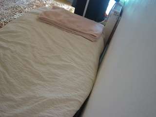 voyeurcam-julmodels-whitebed-4 live cam profile