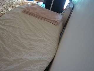 voyeurcam-julmodels-whitebed-4 Pov live webcam