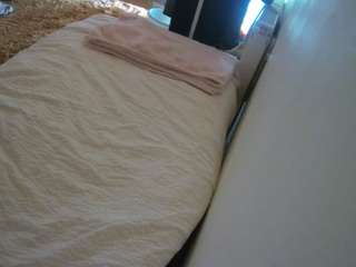 voyeurcam-julmodels-whitebed-4's CamSoda show and profile