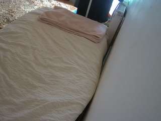 voyeurcam-julmodels-whitebed-4 live cam profile