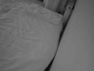 voyeurcam-julmodels-whitebed-4 live cam profile