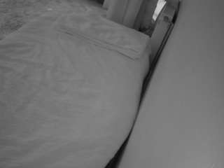 voyeurcam-julmodels-whitebed-4 live cam profile