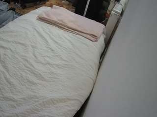 voyeurcam-julmodels-whitebed-4 live cam profile