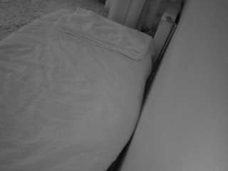 voyeurcam-julmodels-whitebed-4 live cam profile