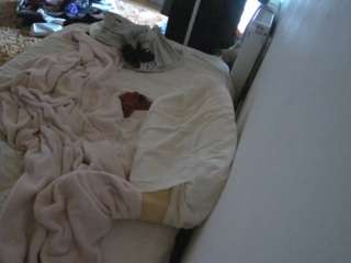 voyeurcam-julmodels-whitebed-4 live cam profile