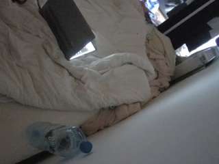 voyeurcam-julmodels-whitebed-4's CamSoda show and profile