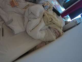 voyeurcam-julmodels-whitebed-4