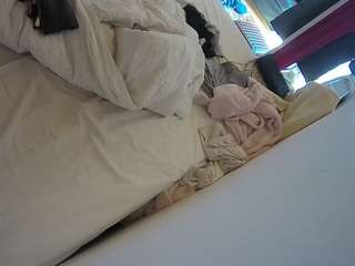 voyeurcam-julmodels-whitebed-4 webcam