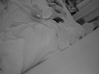le modèle voyeurcam-julmodels-whitebed-4 est en webcam porno dans un show sur le site camsoda, il possède les tags suivants: amateur,flashing,hidden,hidden cam,julmodels-house,mixed,pov,sexwebcam,voyeur,hd