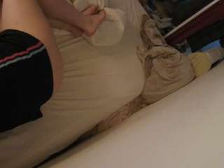 voyeurcam-julmodels-whitebed-4 webcam
