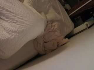 voyeurcam-julmodels-whitebed-4