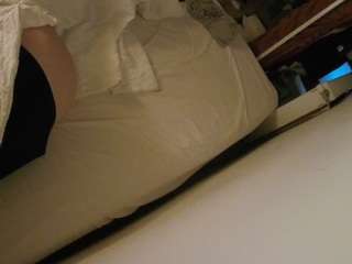 le modèle voyeurcam-julmodels-whitebed-4 est en webcam porno dans un show sur le site camsoda, il possède les tags suivants: amateur,flashing,hidden,hidden cam,julmodels-house,mixed,pov,sexwebcam,voyeur,hd
