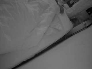 le modèle voyeurcam-julmodels-whitebed-4 est en webcam porno dans un show sur le site camsoda, il possède les tags suivants: amateur,flashing,hidden,hidden cam,julmodels-house,mixed,pov,sexwebcam,voyeur,hd