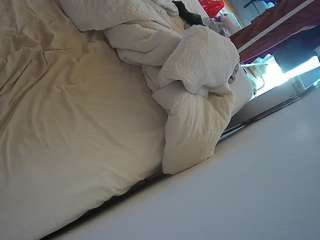 voyeurcam-julmodels-whitebed-4 webcam model
