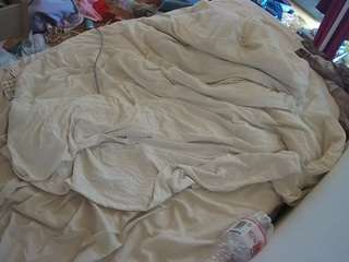 voyeurcam-julmodels-whitebed-4