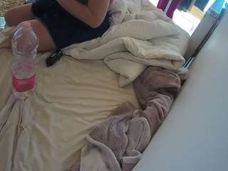 voyeurcam-julmodels-whitebed-4 Sex Cam Show