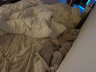 voyeurcam-julmodels-whitebed-4 Sex Cam Show