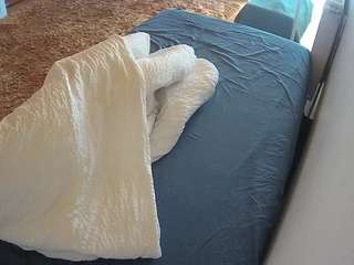 voyeurcam-julmodels-whitebed-4 Sex Cam Show