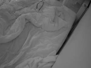voyeurcam-julmodels-whitebed-4 Sex Cam Show