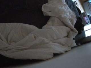 voyeurcam-julmodels-whitebed-4 Sex Cam Show