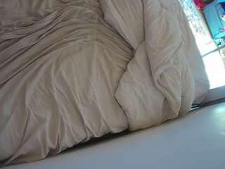 voyeurcam-julmodels-whitebed-4