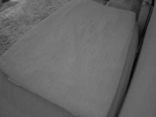 voyeurcam-julmodels-whitebed-4